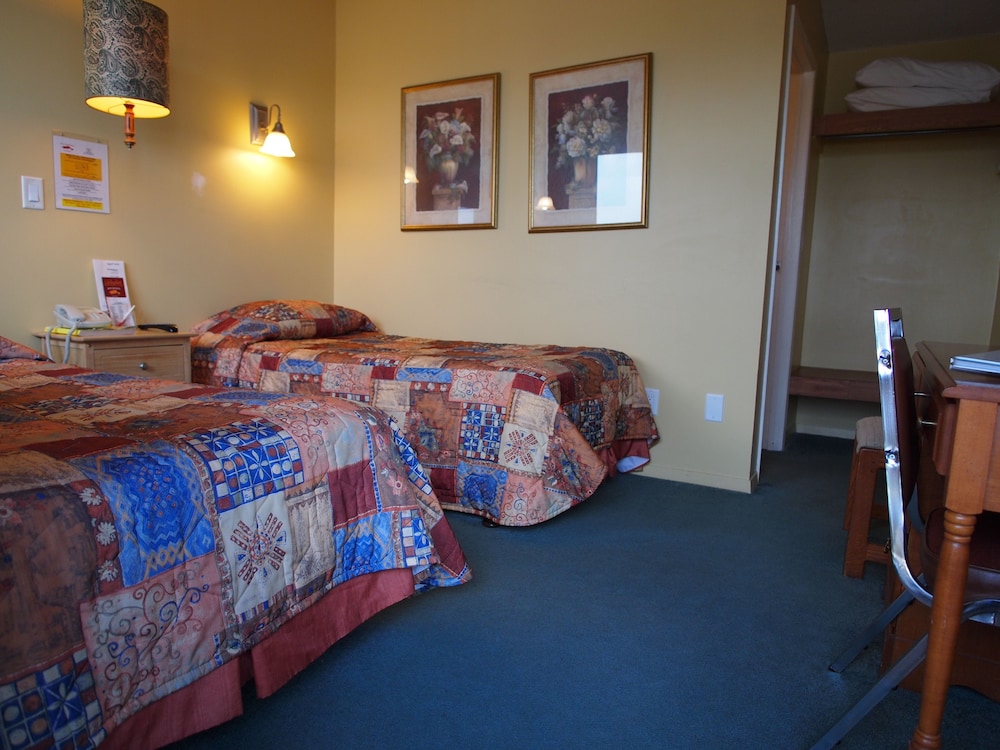 West Coast Motel 9/64