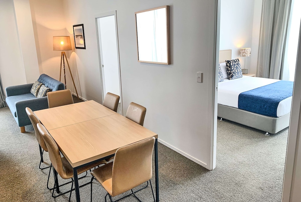 Ramada Suites by Wyndham Albany 49/59