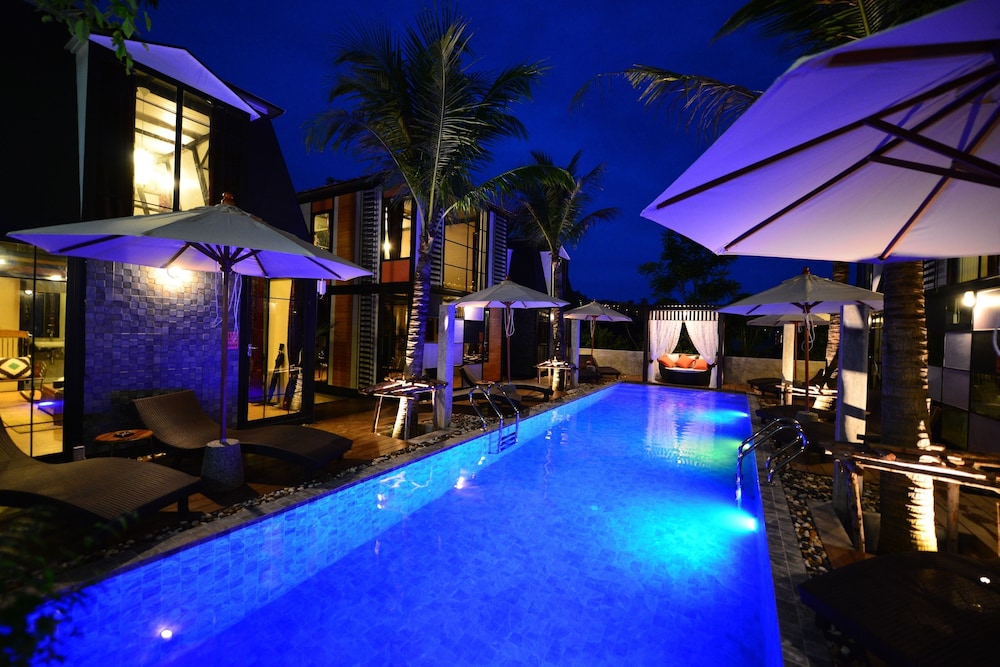 Bukit Pool Villas 39/44
