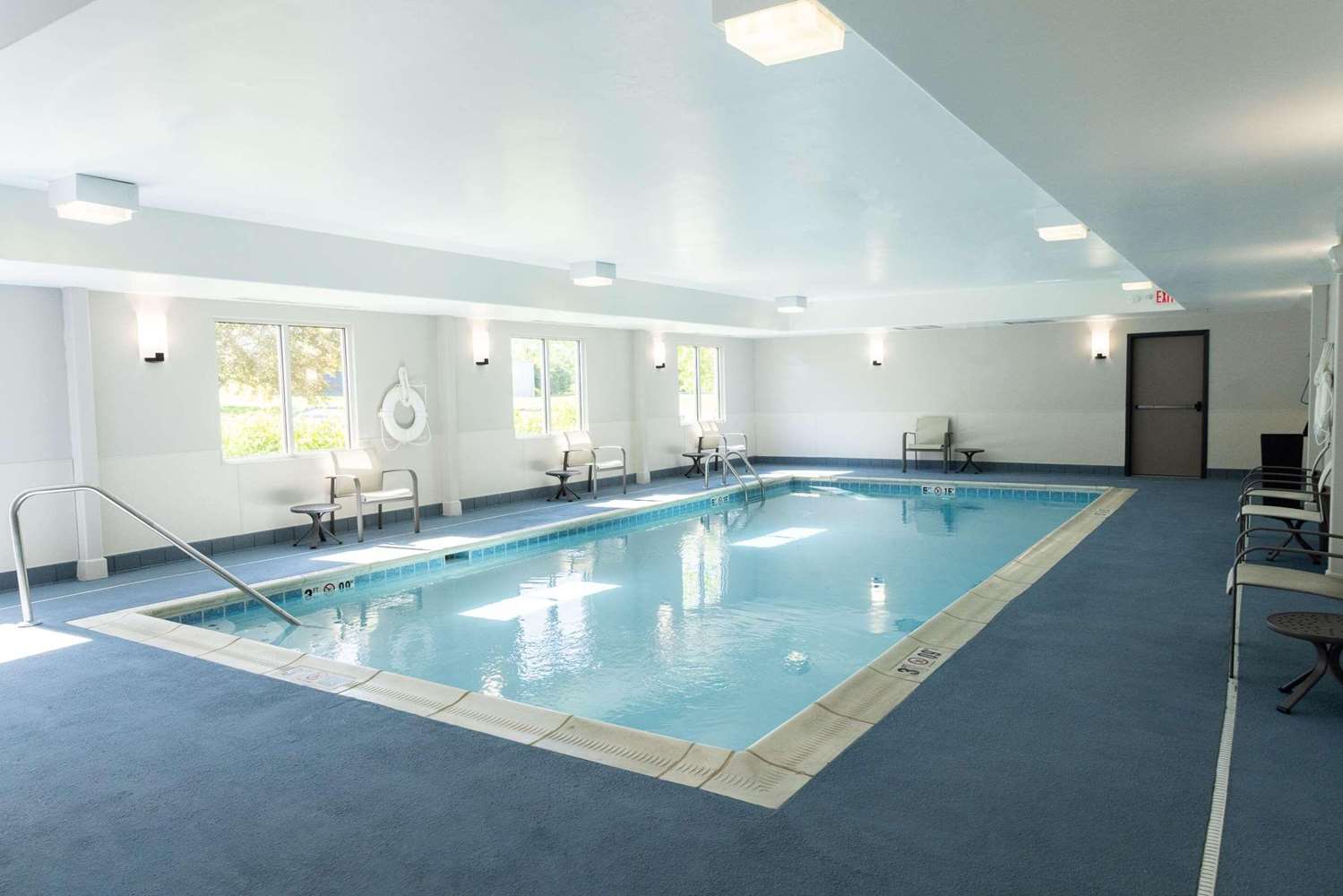 Country Inn & Suites by Radisson, Elizabethtown 5/18
