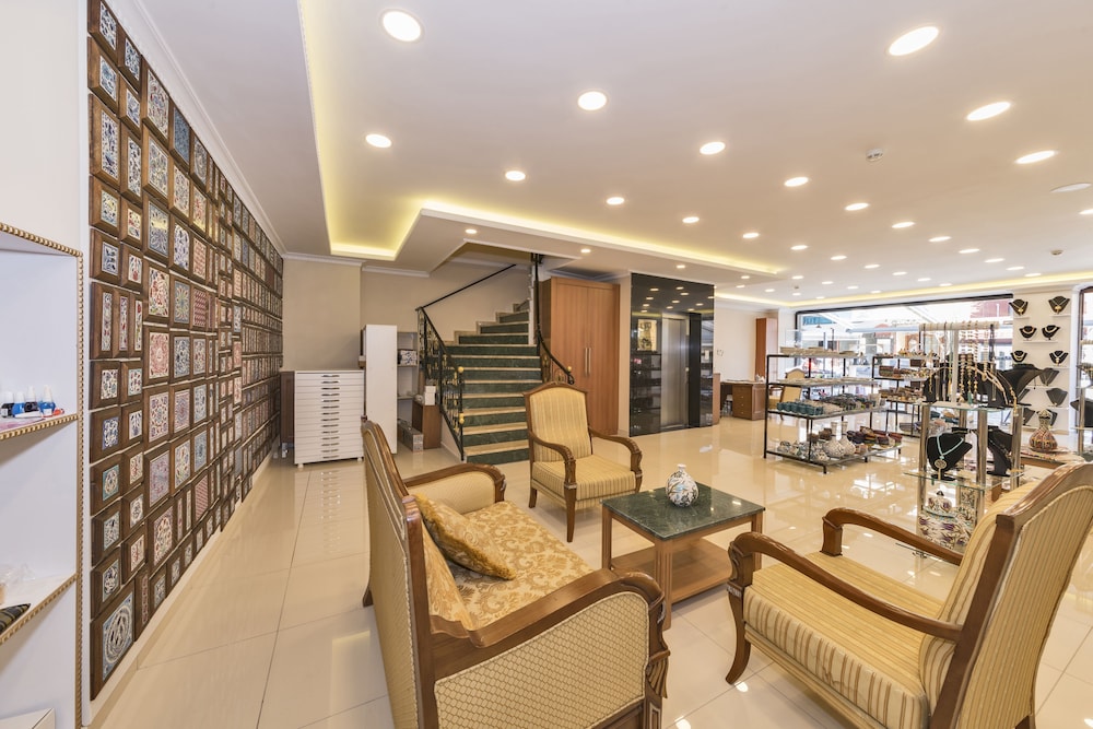 Magnaura House Hotel 47/53
