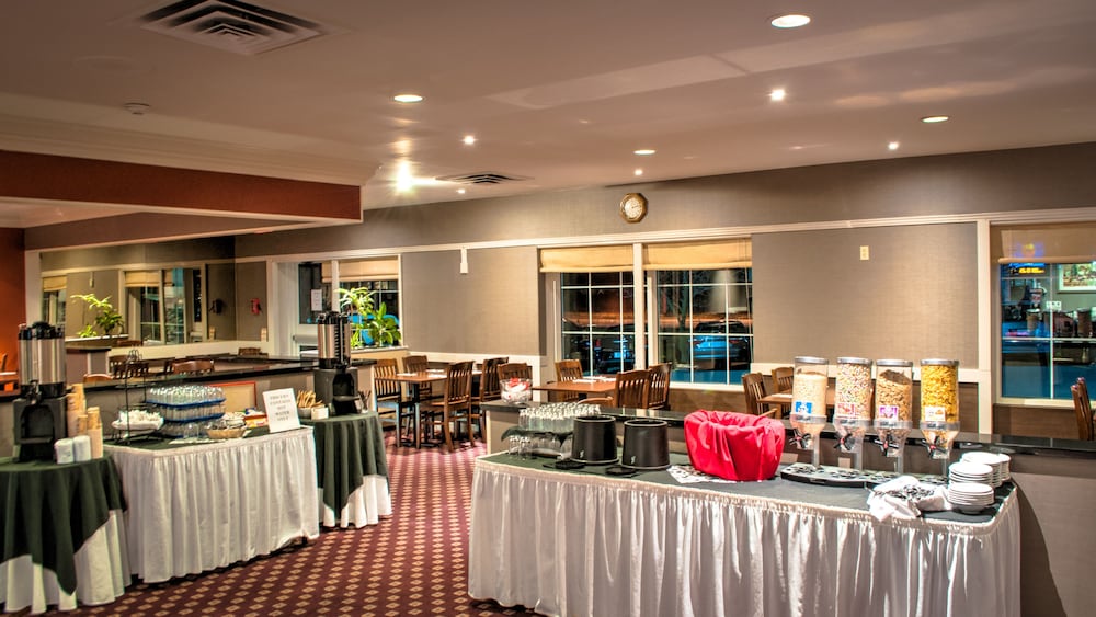 Ramada By Wyndham Trenton 17/23