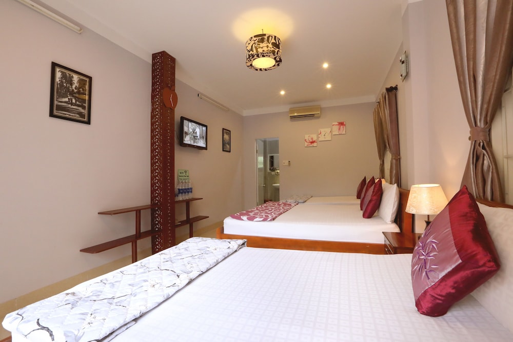 FAMILY, MULTIPLE BEDS, GARDEN VIEW, BALCONY