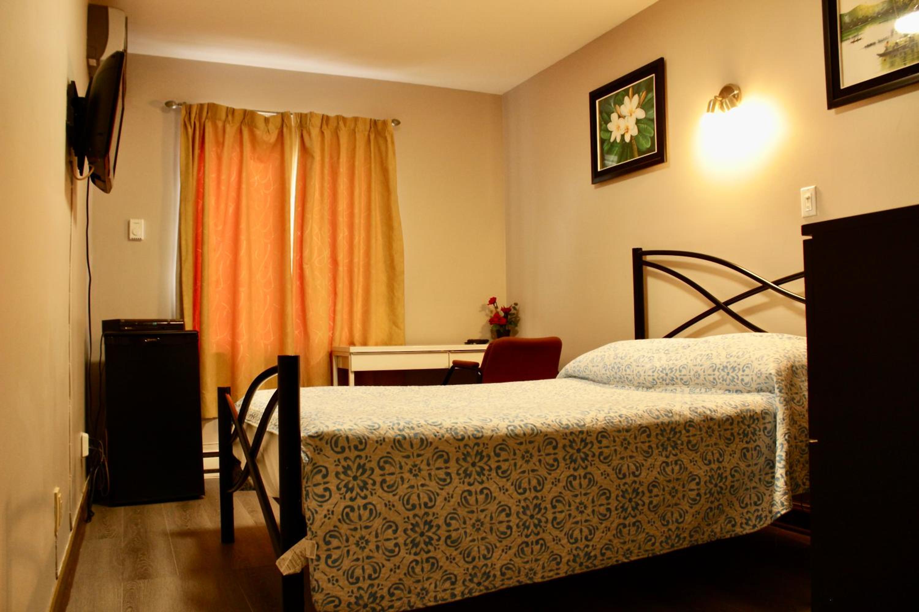 Hotel Victor 23/33