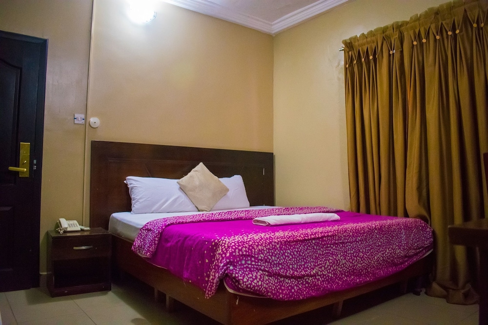 Golden Destiny Hotel Limited 11/100