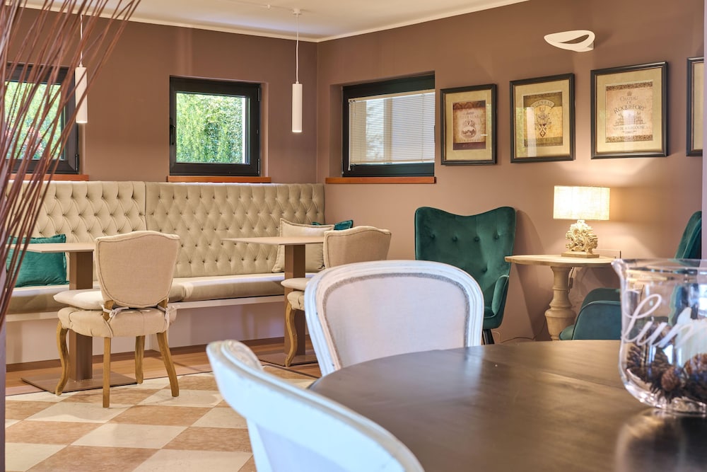 Like Home Boutique Hotel 50/50