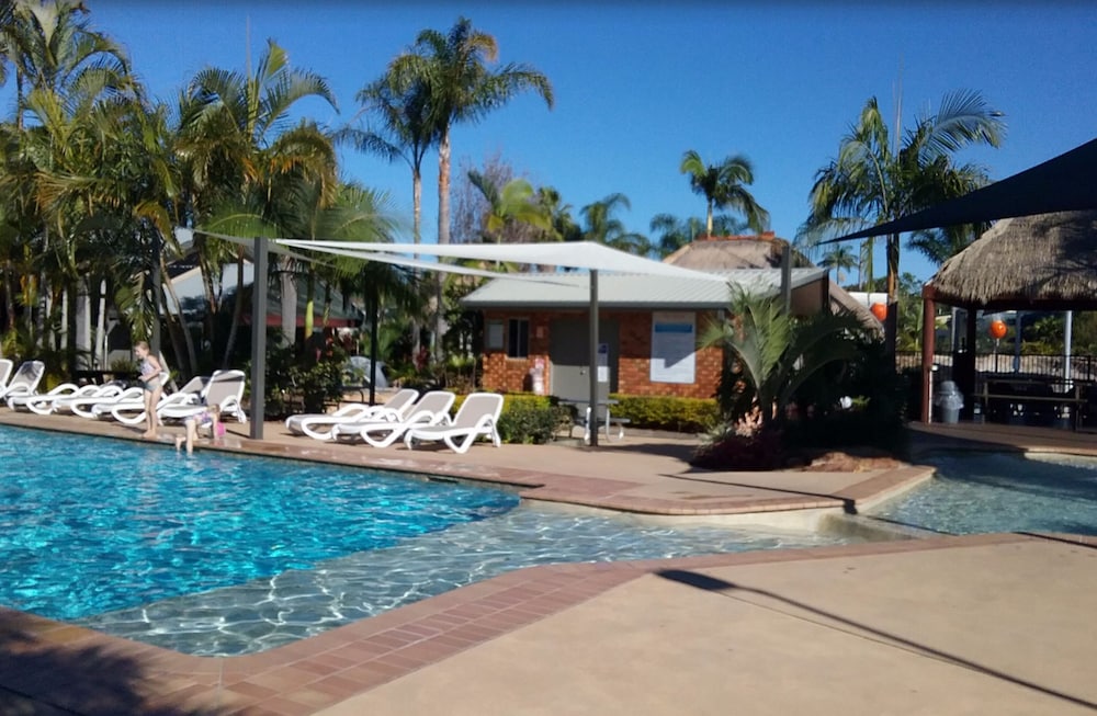 BLUE DOLPHIN HOLIDAY RESORT 5/50