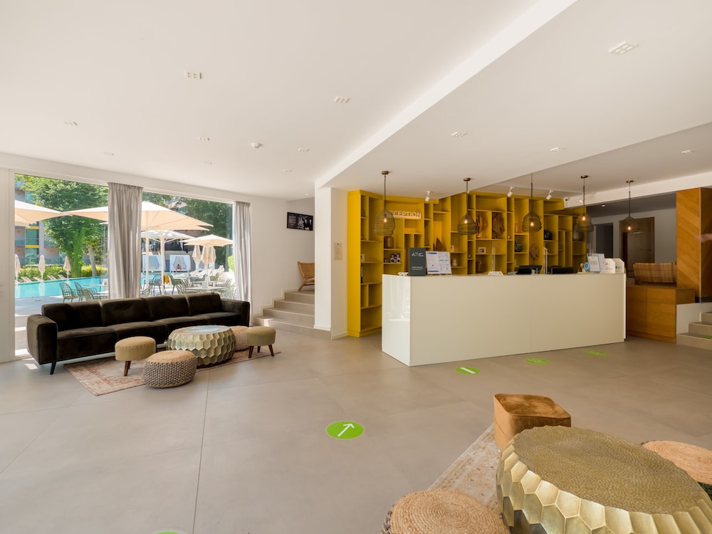 ibis Styles Golden Sands Roomer Hotel 6/45