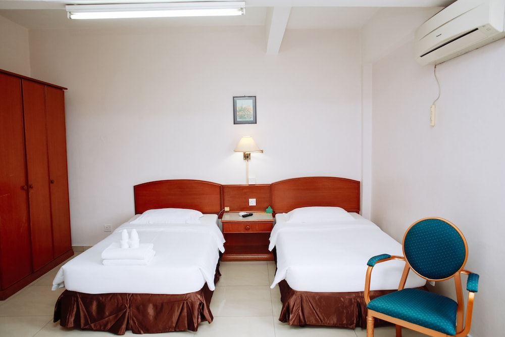 Standard, Twin Beds, Building