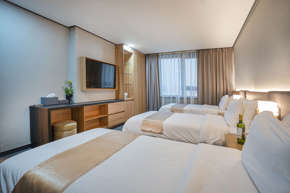 Embledon Hotel 23/72