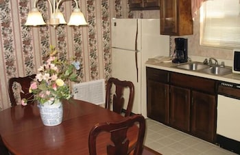 Alamar Resort Inn 6/38