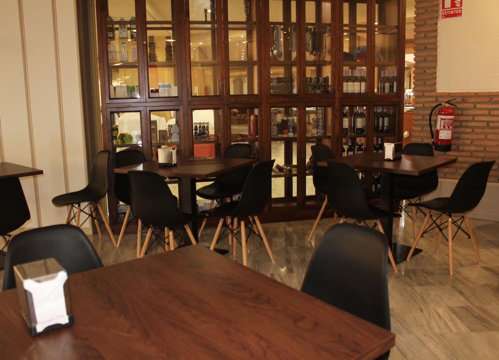 Hotel Reyes Ziries 50/63
