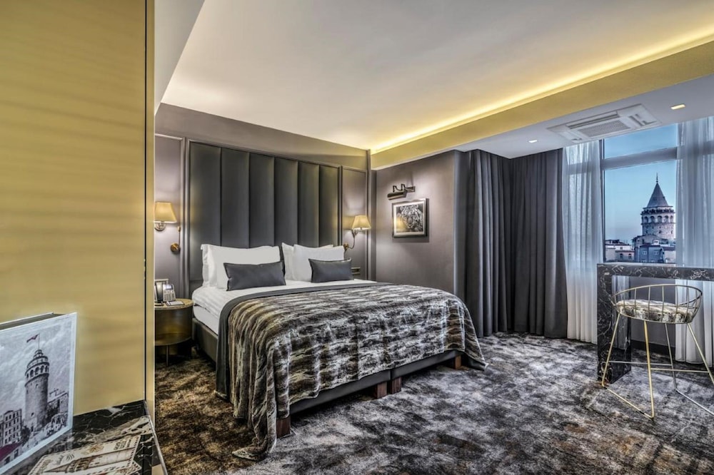 EXECUTIVE, SUITE