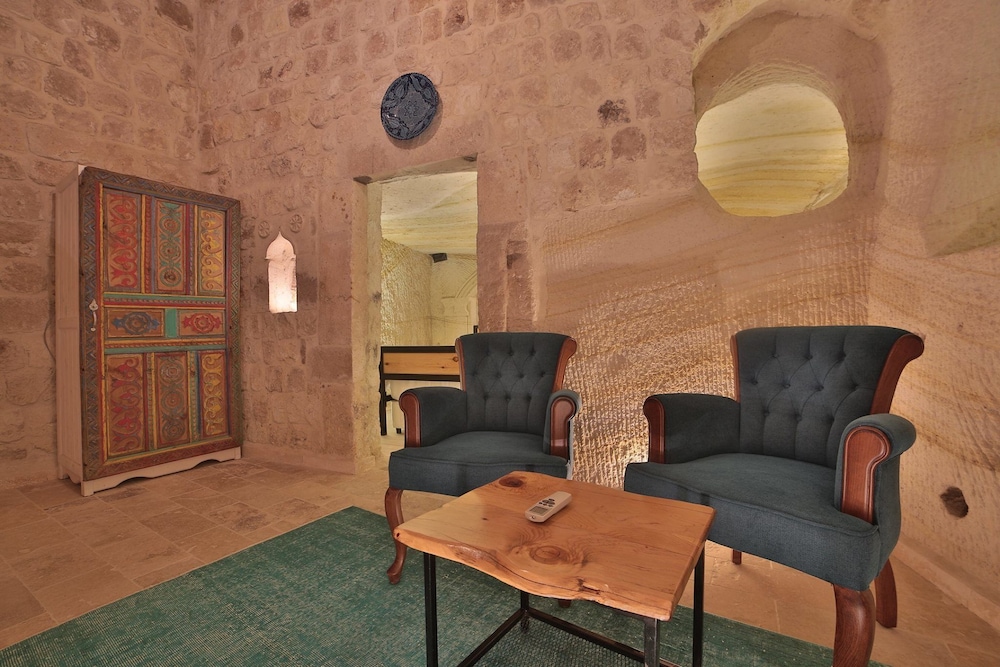 Taru Cave Suites 30/50