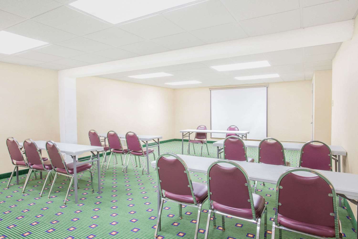 Ramada By Wyndham Angola/Fremont Area 33/41
