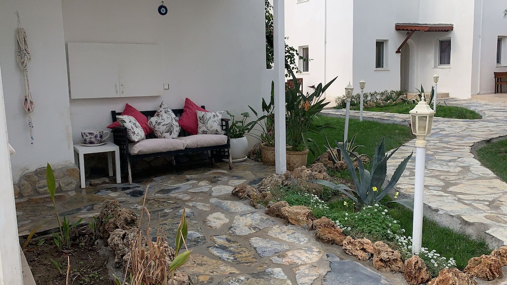 Canna Garden Hotel 31/47