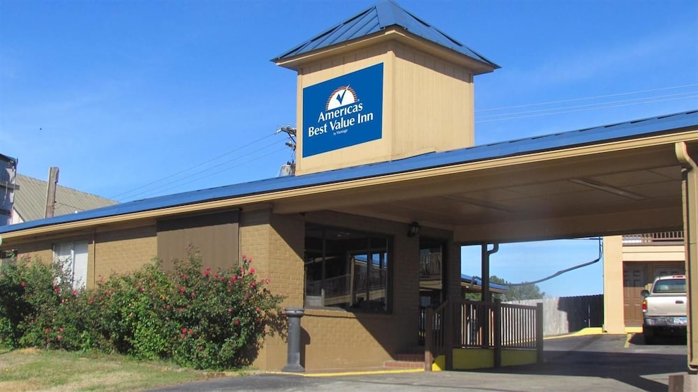 Xecutive Inn and Suites 7/37