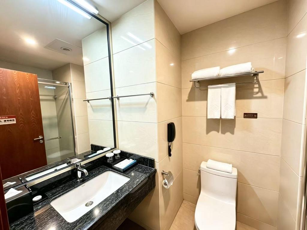 Dayi Yiho Hotel 48/48