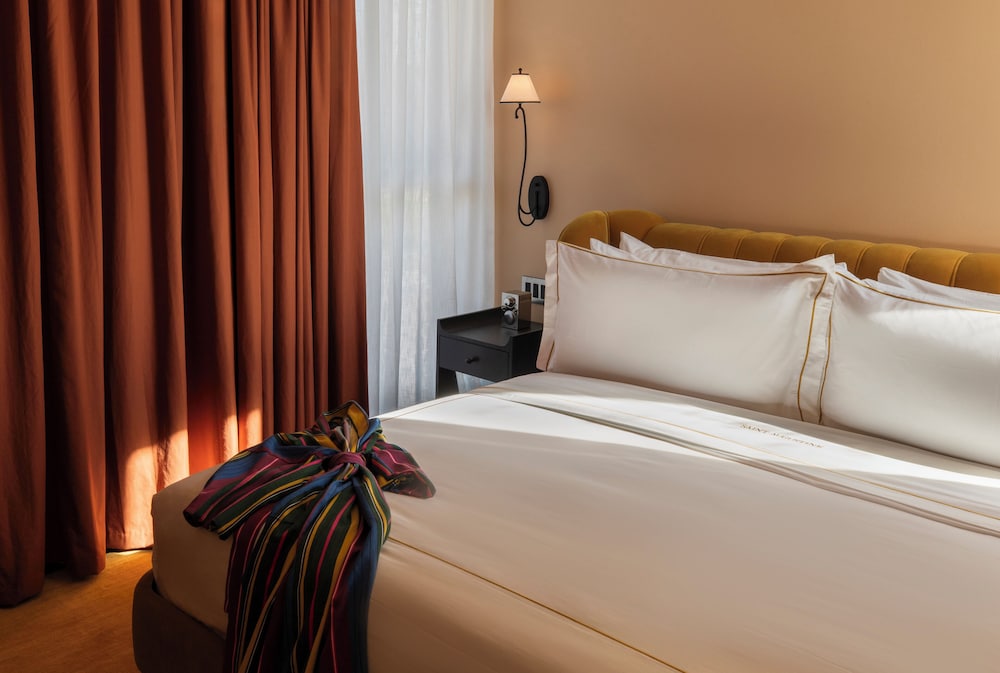 ATELIER, SUITE, KING BED