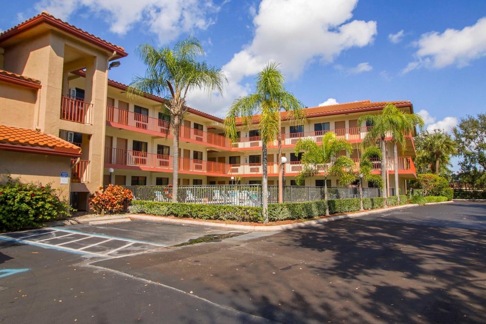 Inn of America - Palm Beach Gardens 14/17