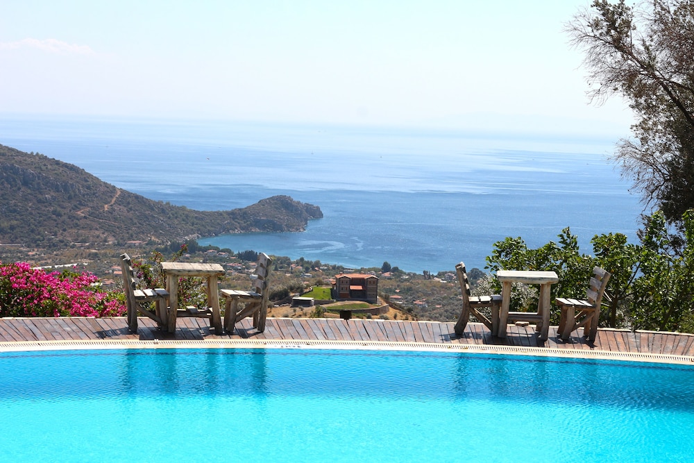 Zephyros Hotel 42/44
