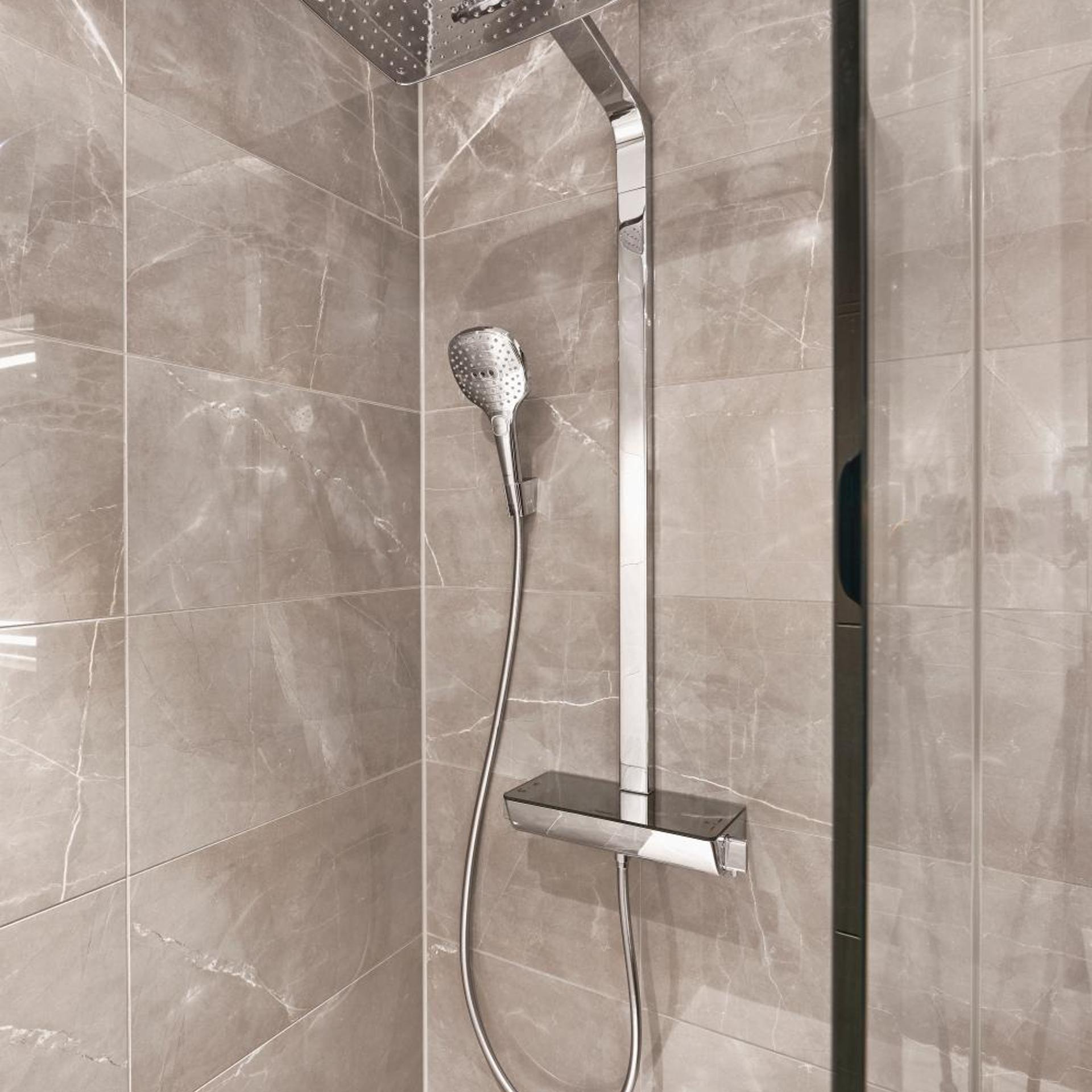 جناح جونيور، Hyperion Hotel Leipzig 6/6