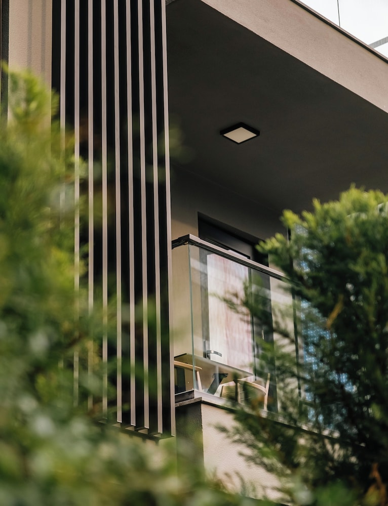 Vesta Suites 3/50