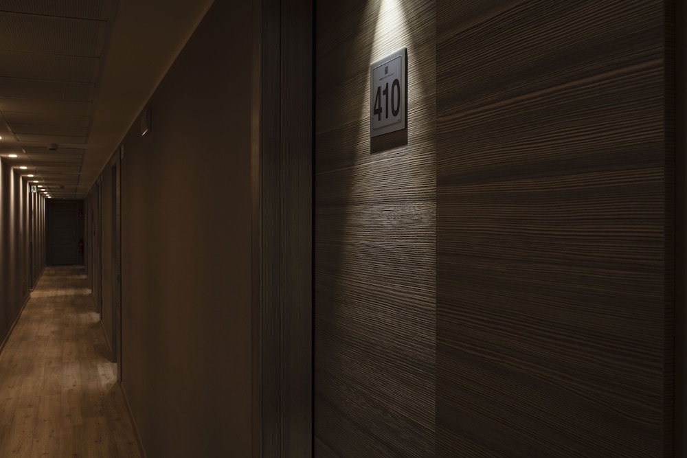 Smart Hotel Holiday 30/50
