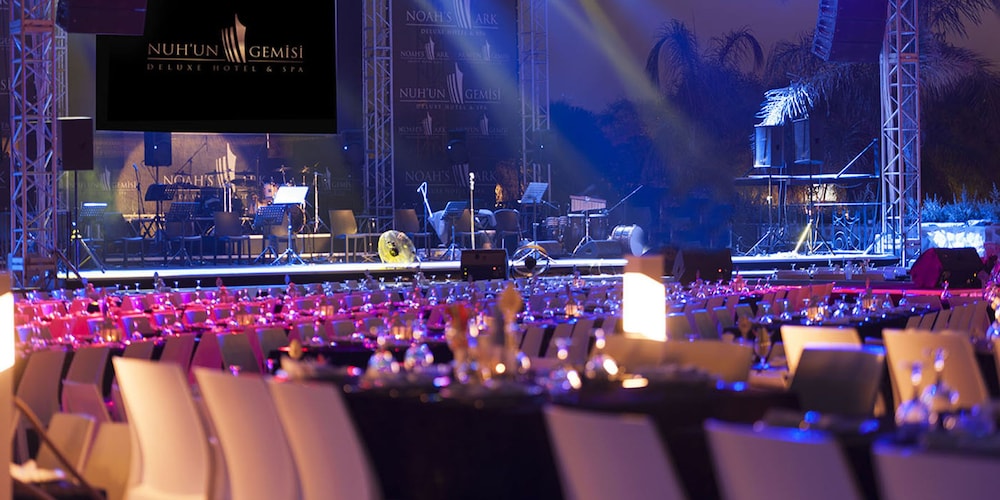 Noah's Ark Deluxe Hotel and SPA 14/50