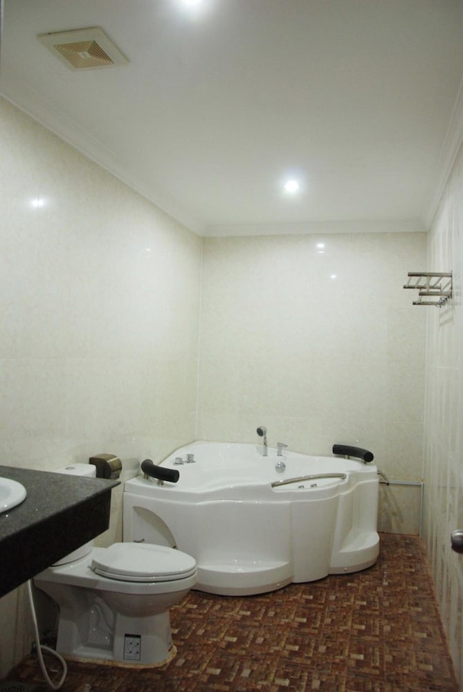 Emerald Bb Battambang Hotel 32/43