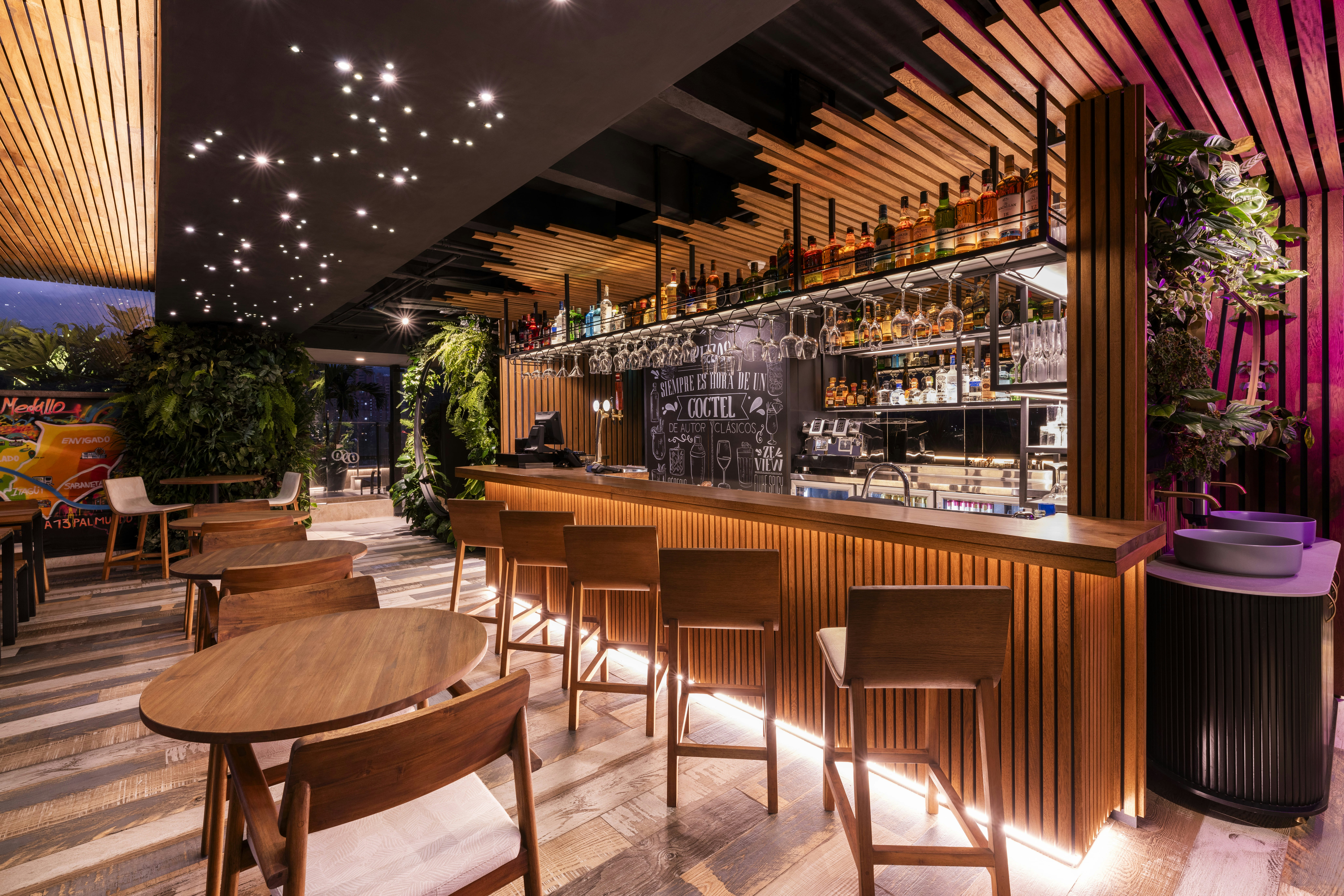 York Medellin, Curio Collection by Hilton 39/60