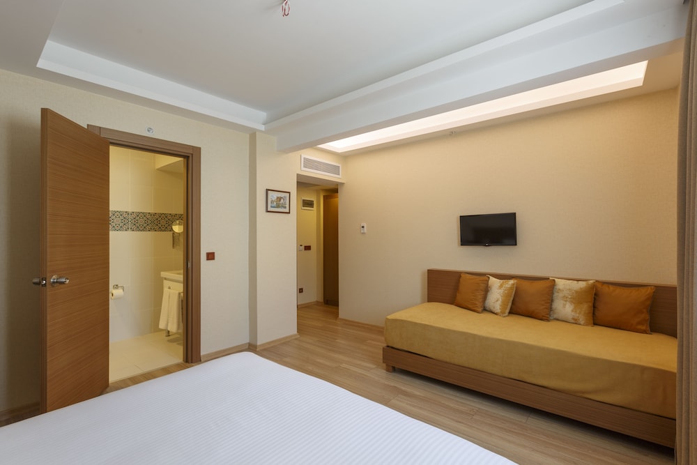 LALAHAN HOTEL 2/61
