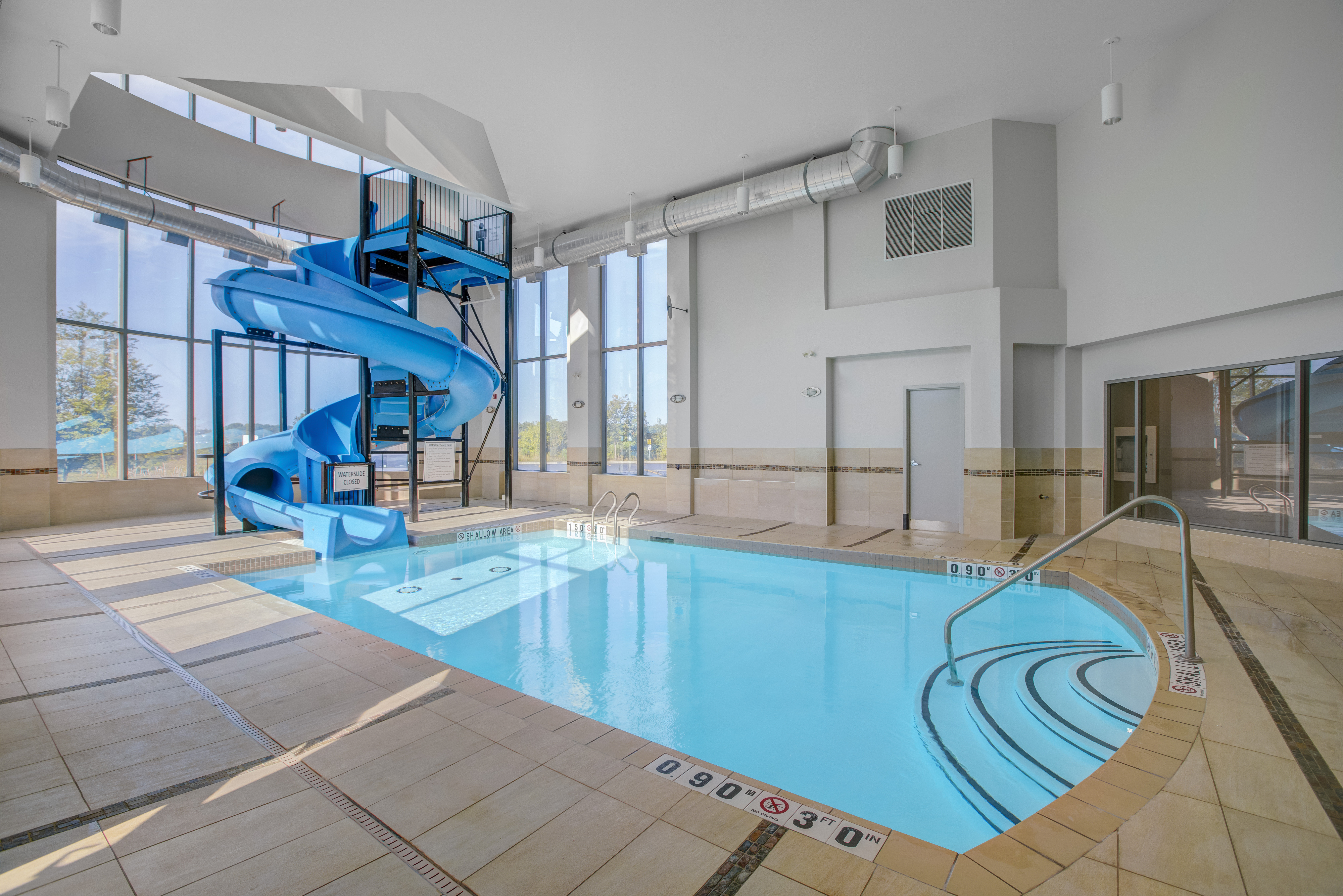Holiday Inn Express Hotel Suites Woodstock South 35/67
