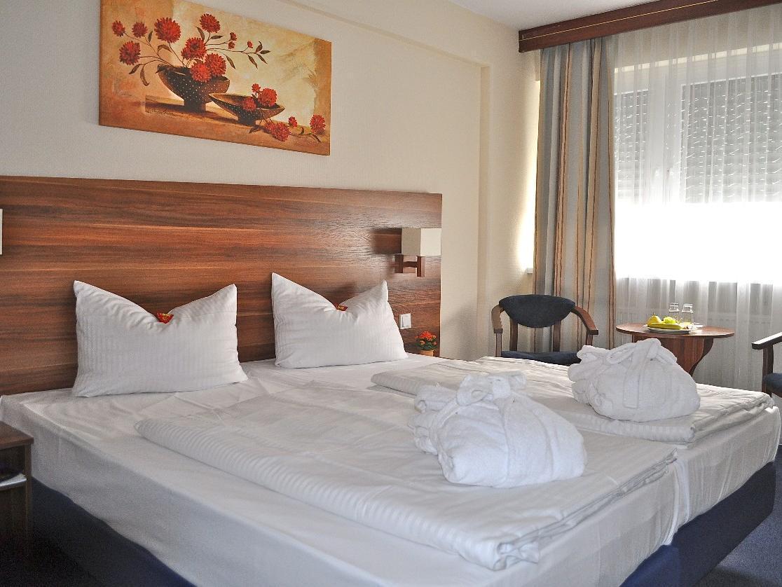 COMFORT, SINGLE, QUEEN BED