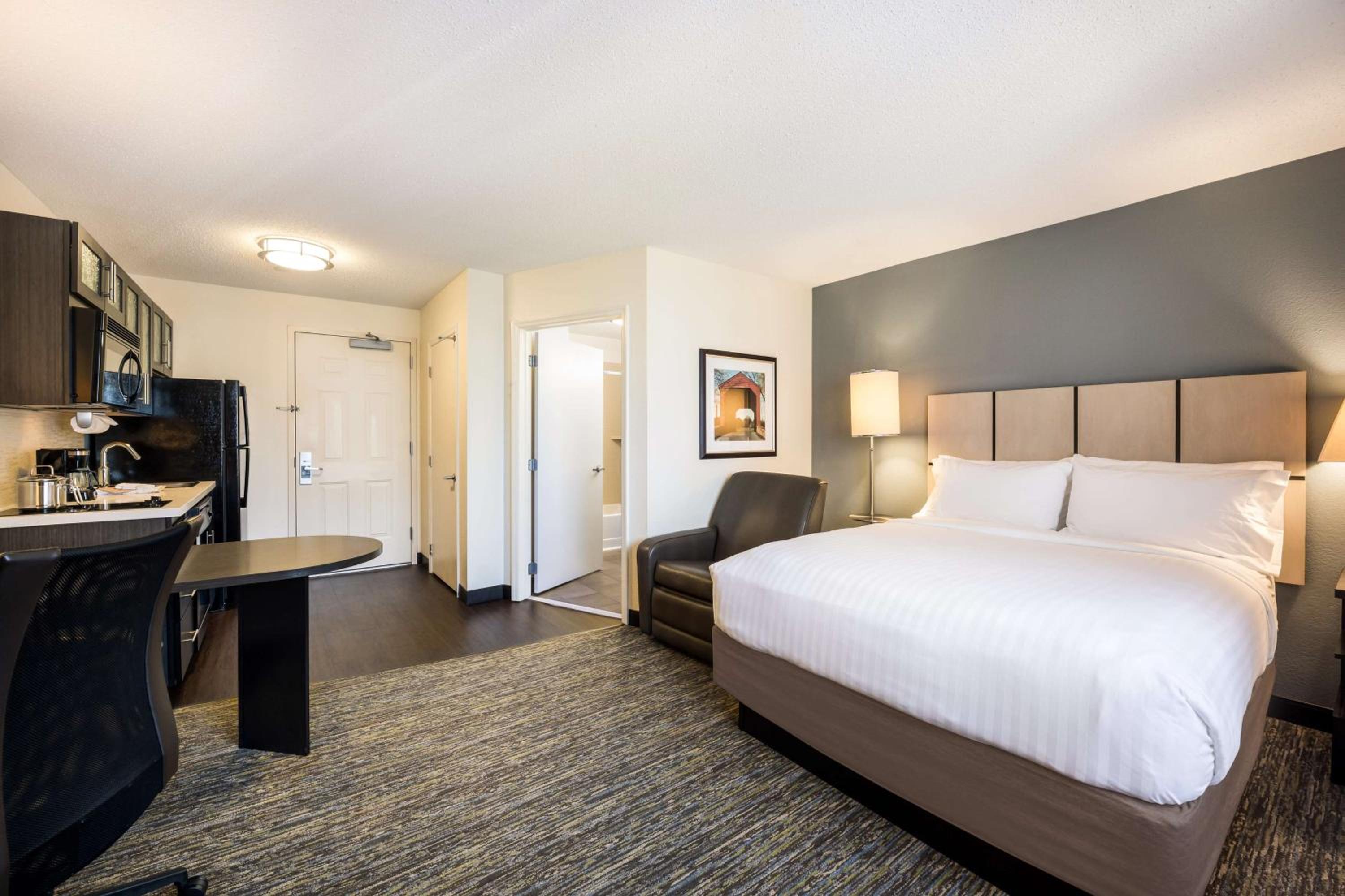 STUDIO, SUITE, QUEEN BED, BATHTUB, ACCESSIBLE
