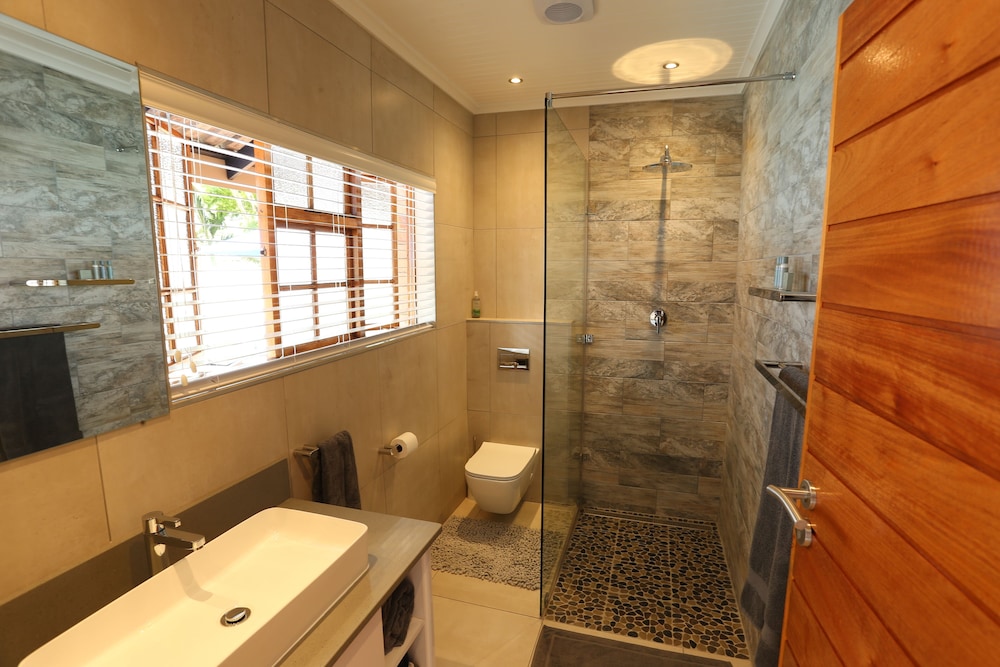 Rhino Coast Guest House 23/25