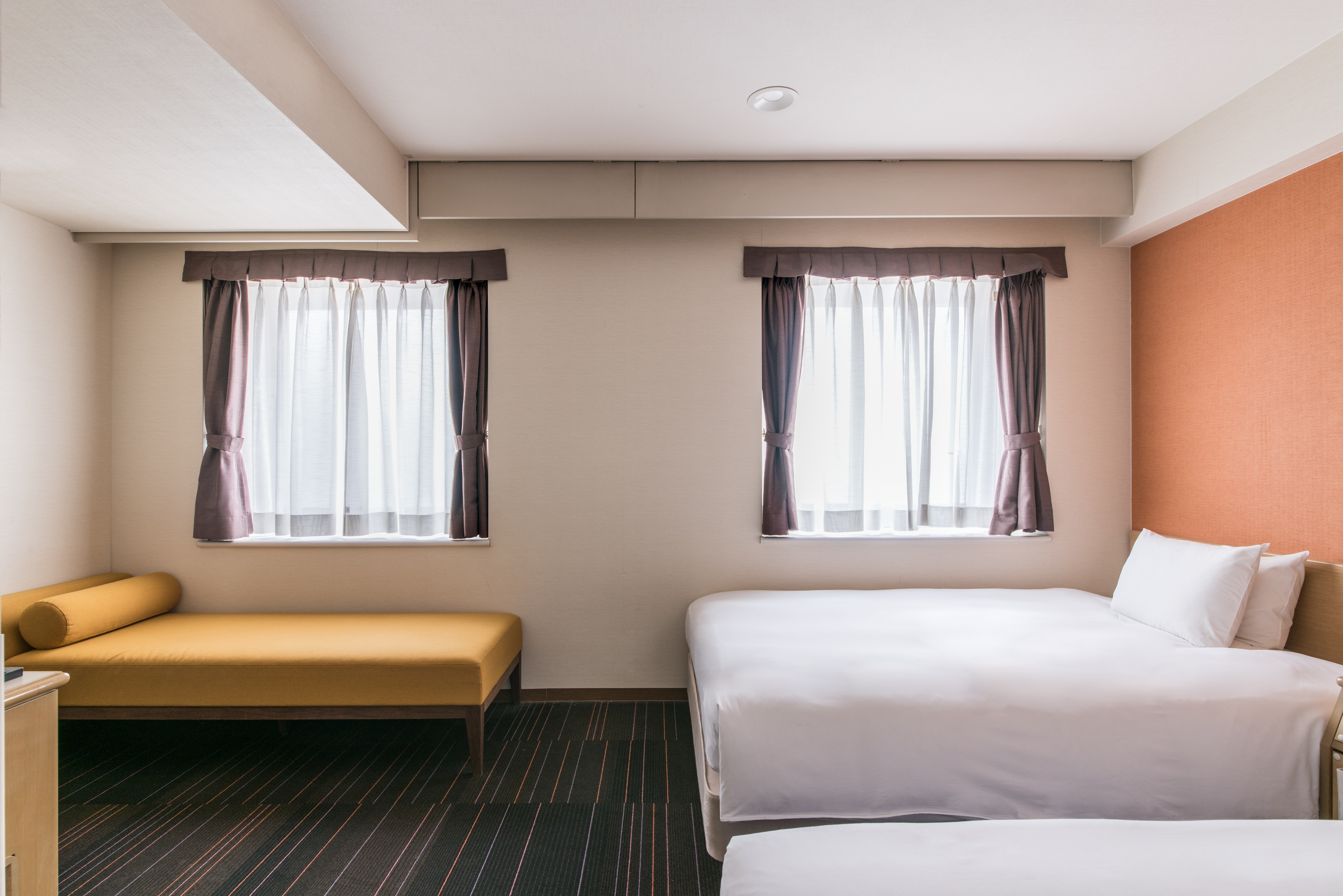 SUPERIOR, 2 DOUBLE BEDS