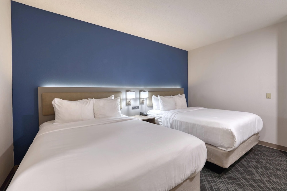 Room, 2 Queen Beds, Pool Side