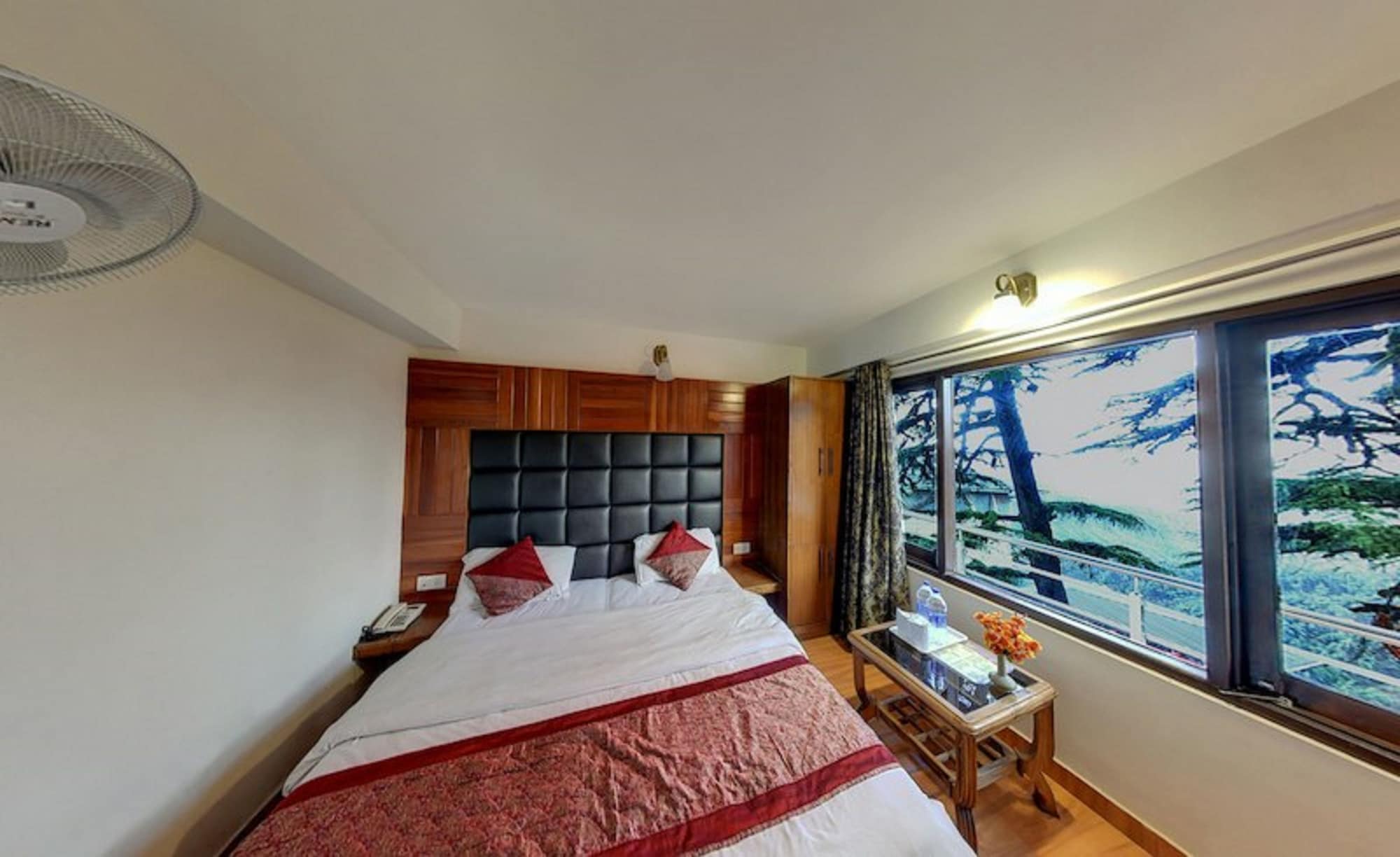 DELUXE, DOUBLE BED