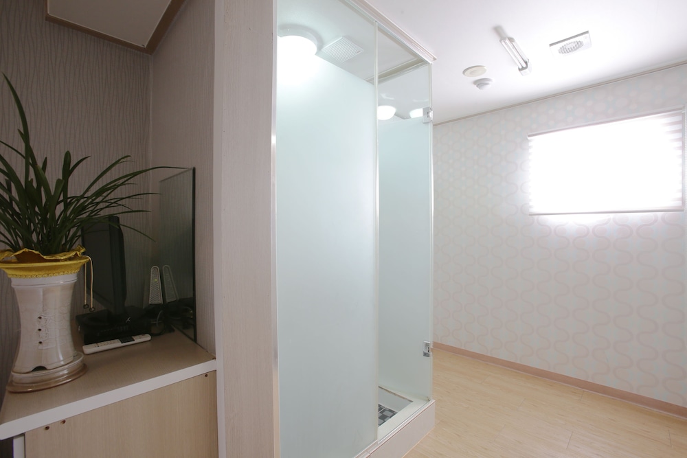 K Pop Residence I 31/75