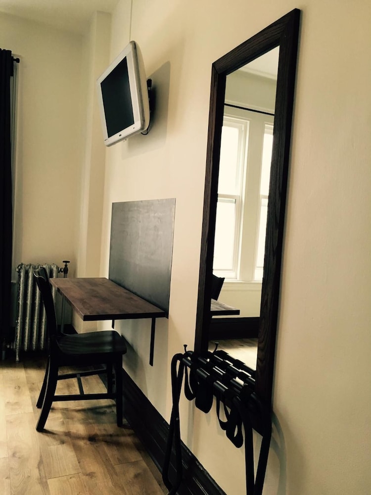 The Bartlett Hotel And Guesthouse 18/22