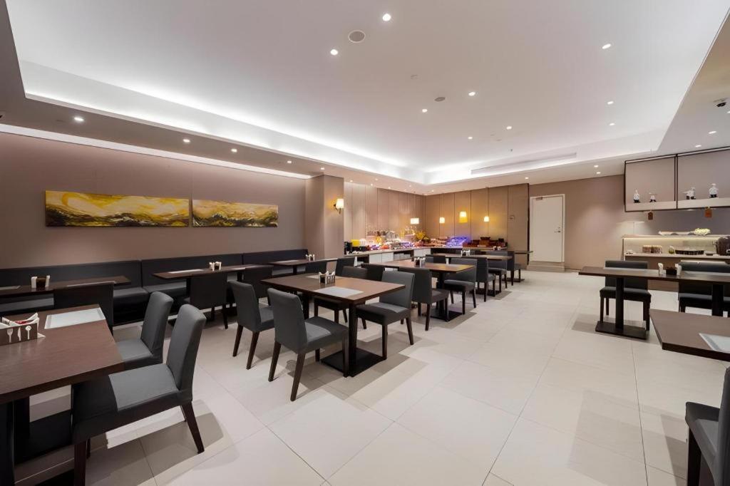 Homeinn plus Shanghai Zhangjiang Park 35/46