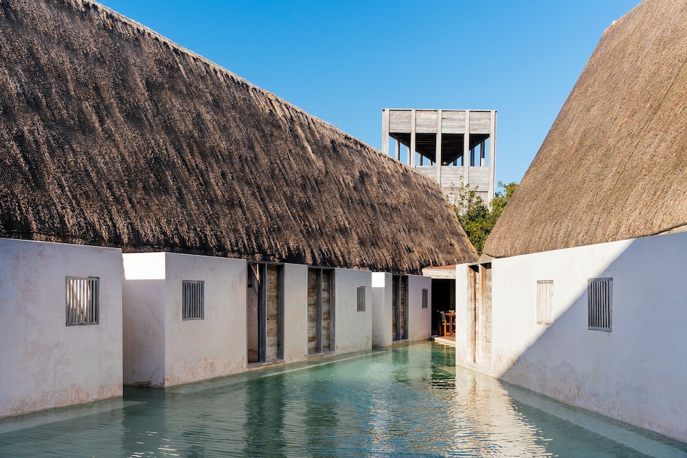 Hotel Punta Caliza 39/48