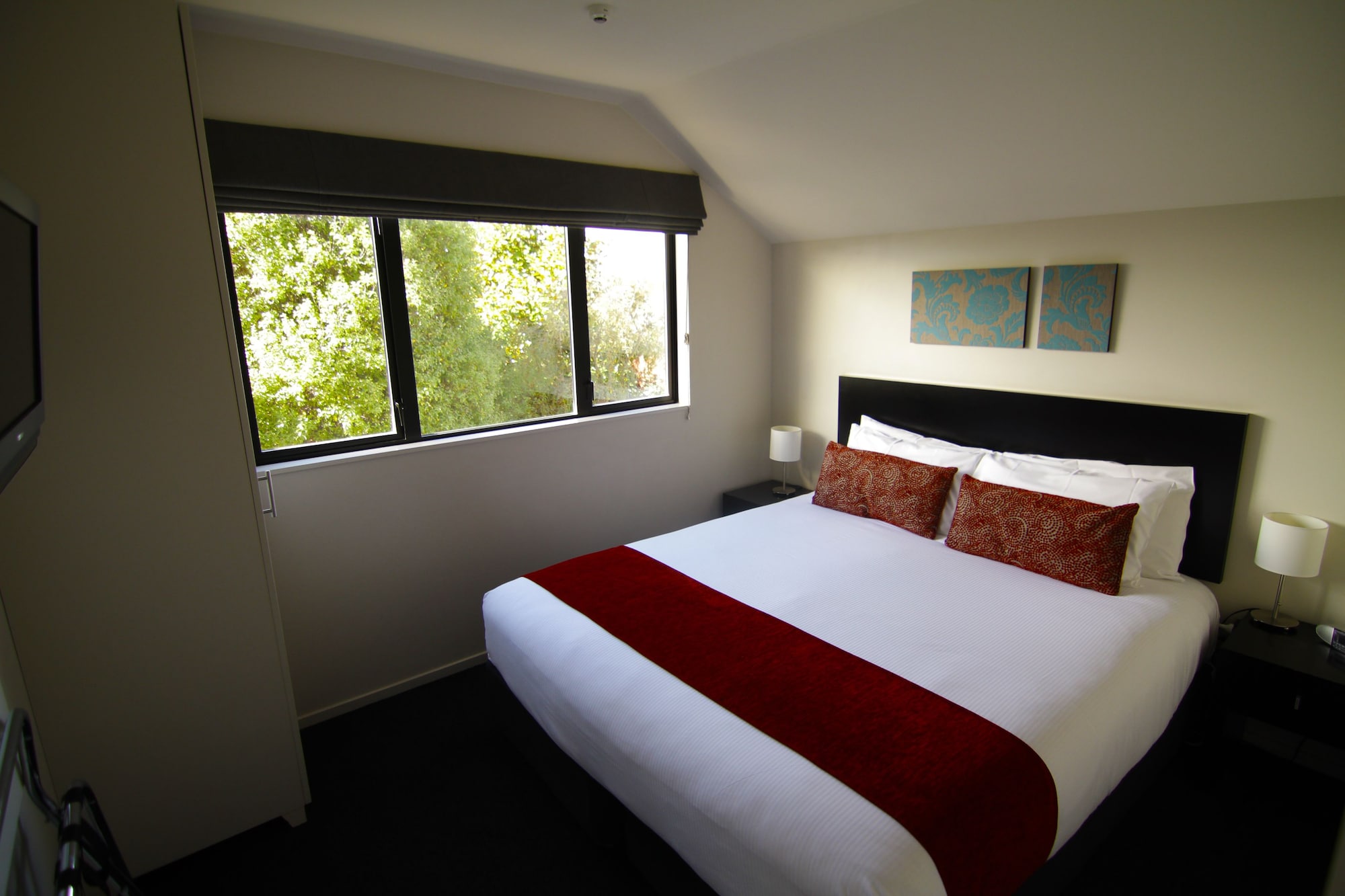2 BEDROOMS, EXECUTIVE, APARTMENT