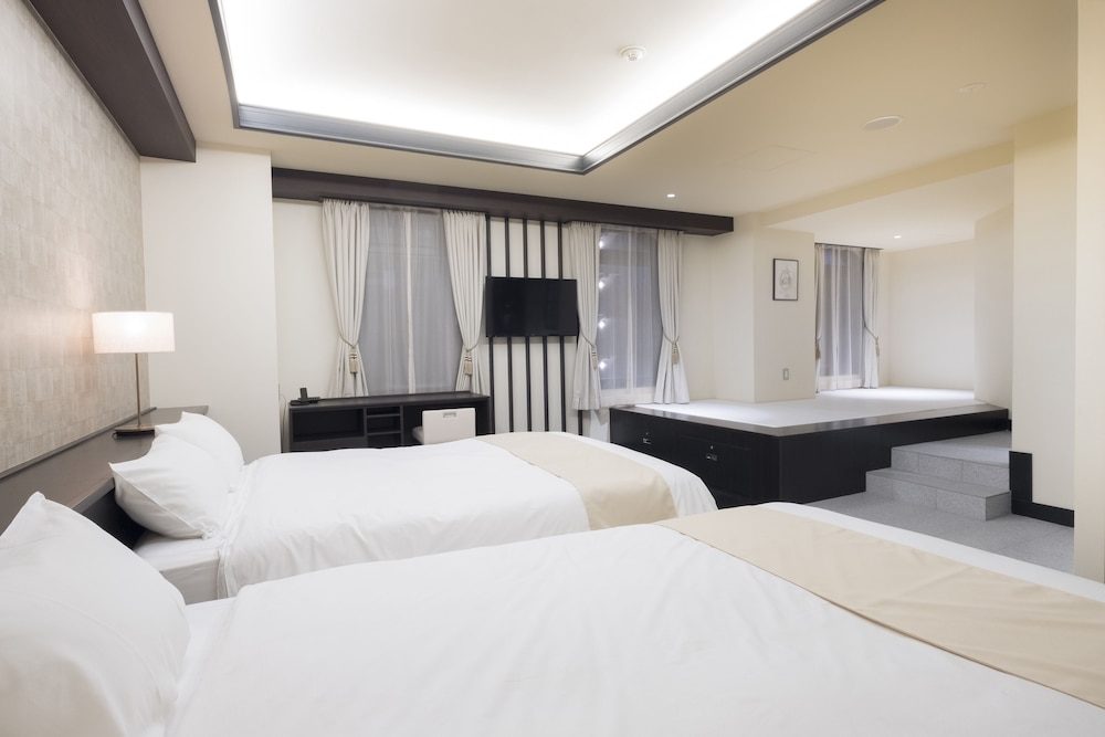 Fujisawa Hotel En 16/53