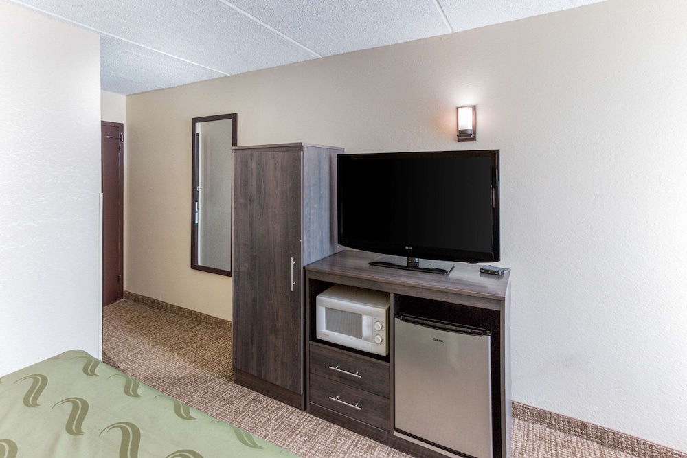 Quality Inn & Suites Plattsburgh 32/41
