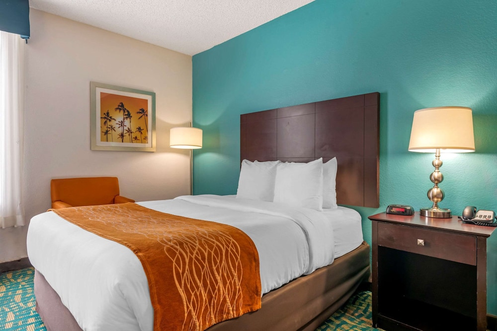 Comfort Inn & Suites Fort Lauderdale West Turnpike 6/32