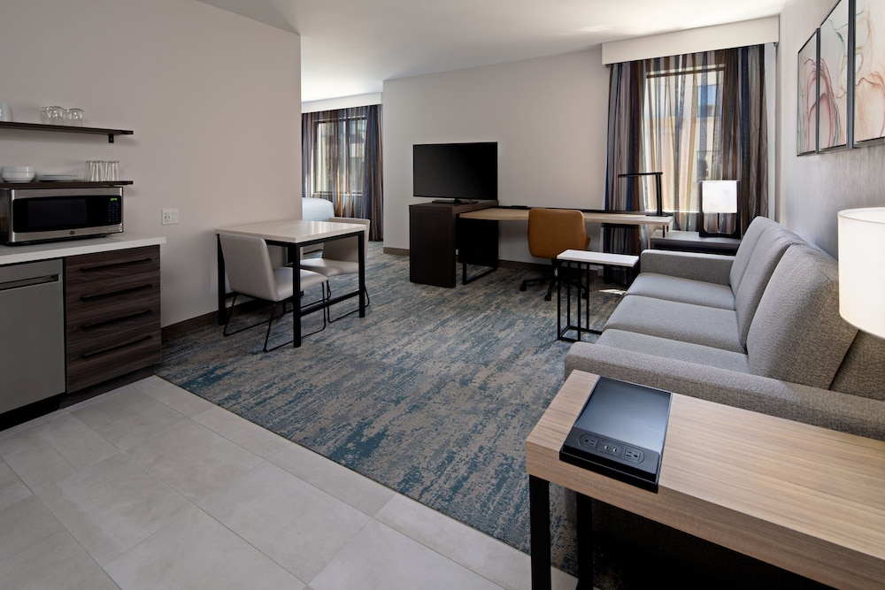 Residence Inn Chatsworth 17/43