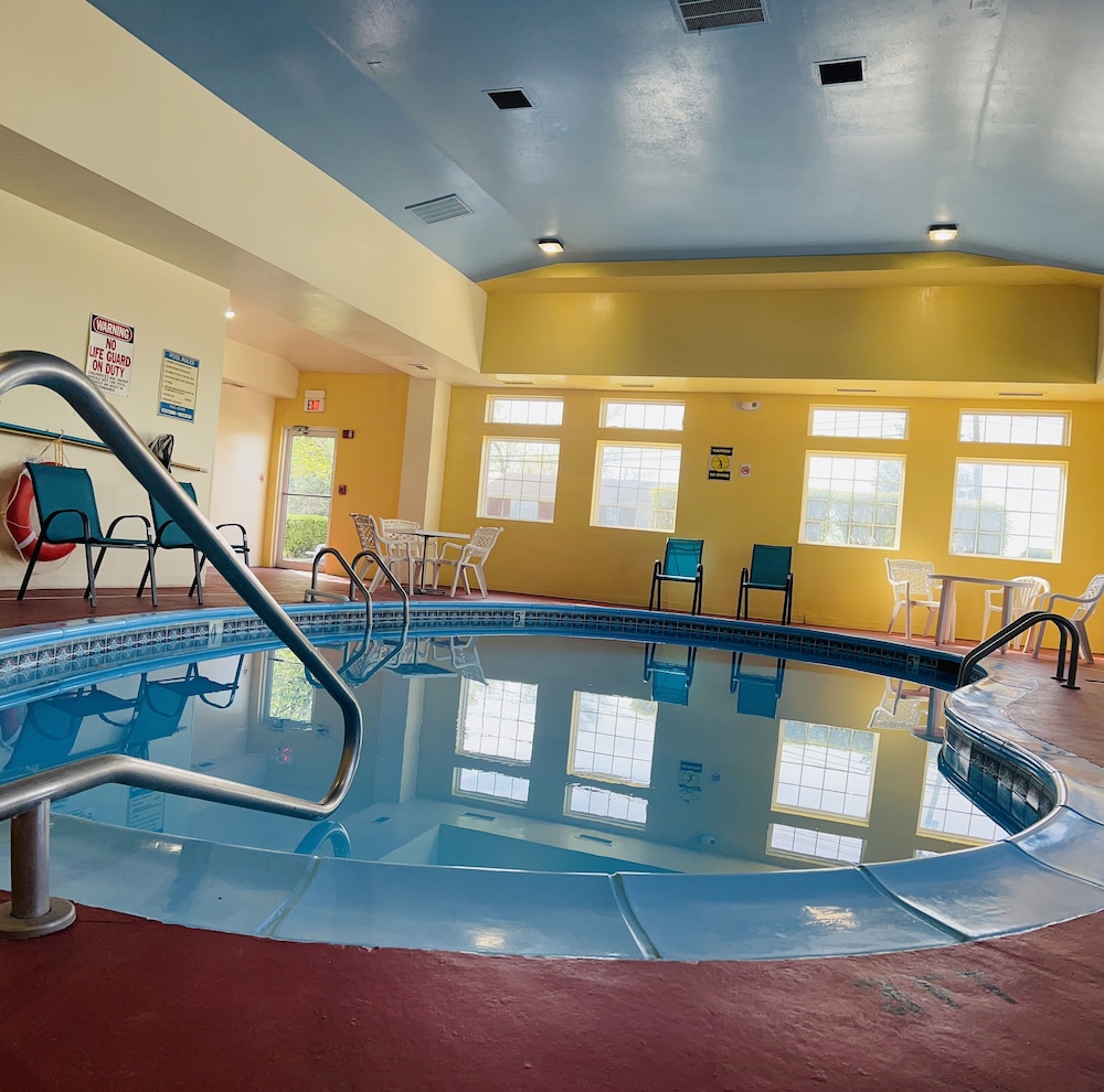 Super 8 by Wyndham Elizabethtown 11/61