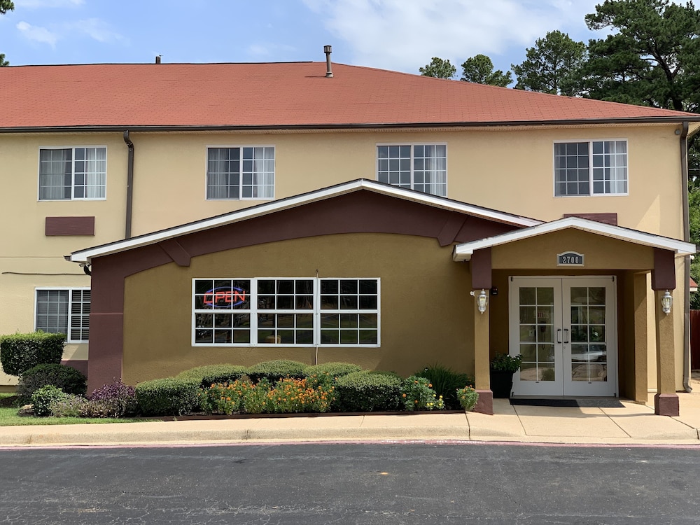 Hometown Inn Suites 6/51